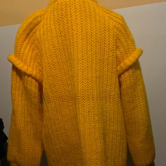 By GALLERY  Bright Yellow jkt size SMALL - Picture 2 of 12